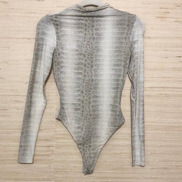 Naked Wardrobe Nude Animal Print High Neck Long Sleeve Thong Bodysuit size Small - Picture 1 of 5